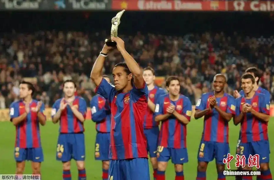 繁穿插跑动 繁穿插跑动