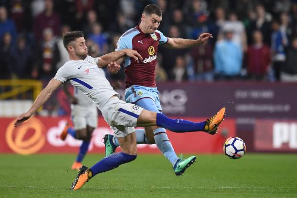 迫前场并限 迫前场并限