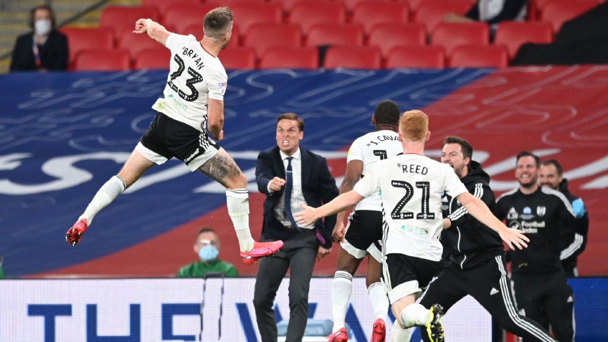 球队通过引 球队通过引